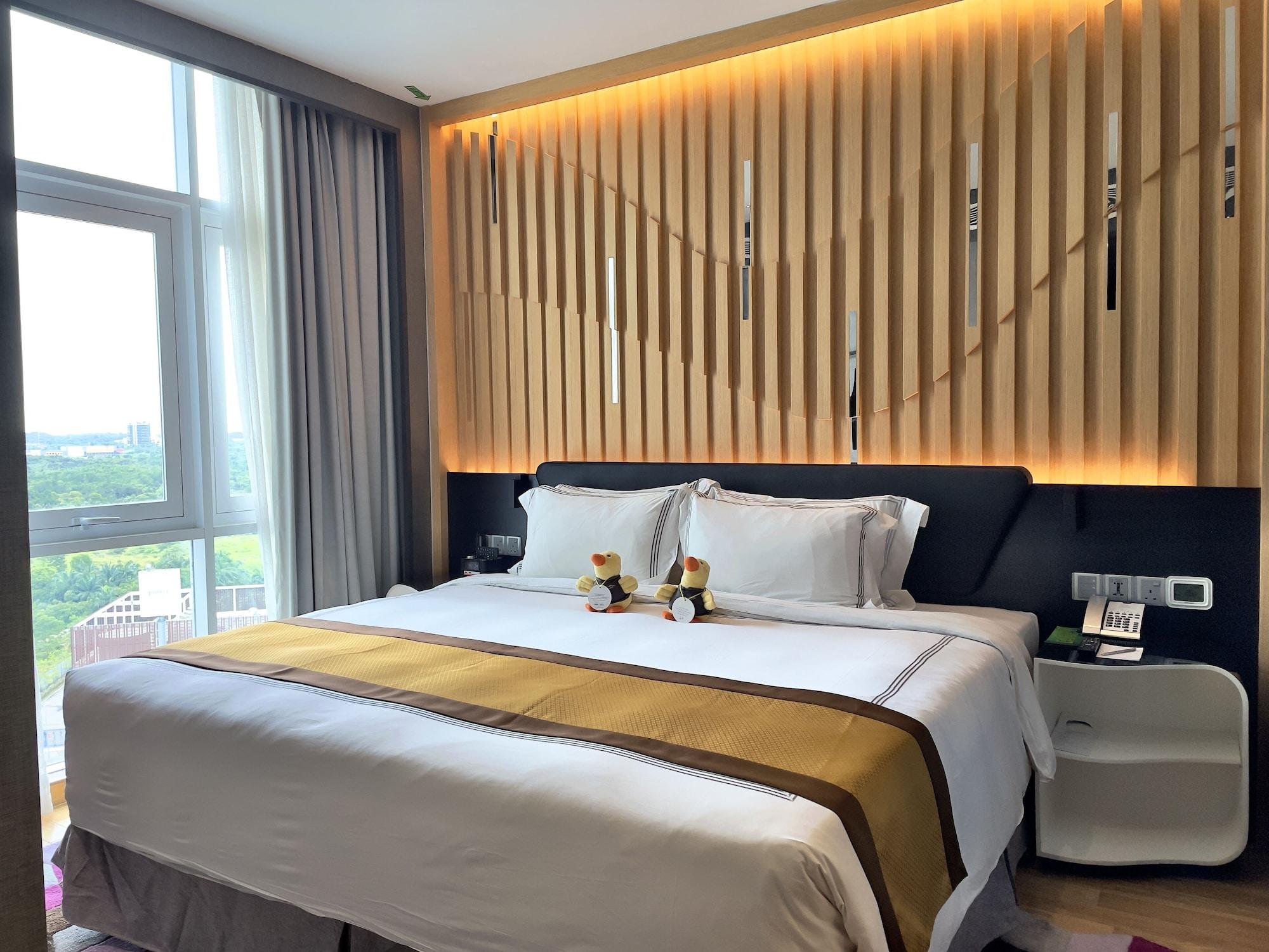 Fraser Place Puteri Harbour Nusajaya  Exterior photo A bedroom in a hotel