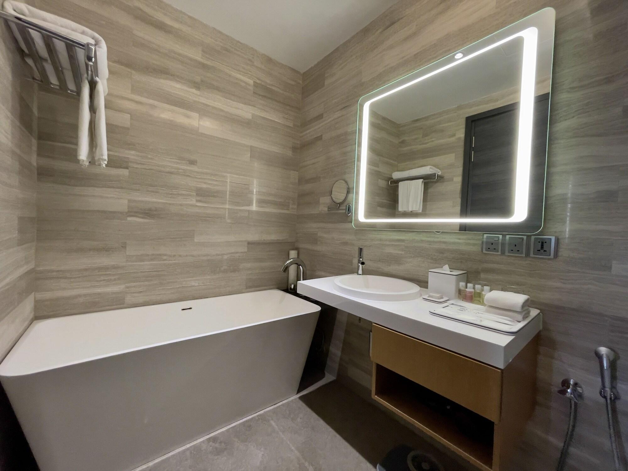 Fraser Place Puteri Harbour Nusajaya  Exterior photo Bathroom