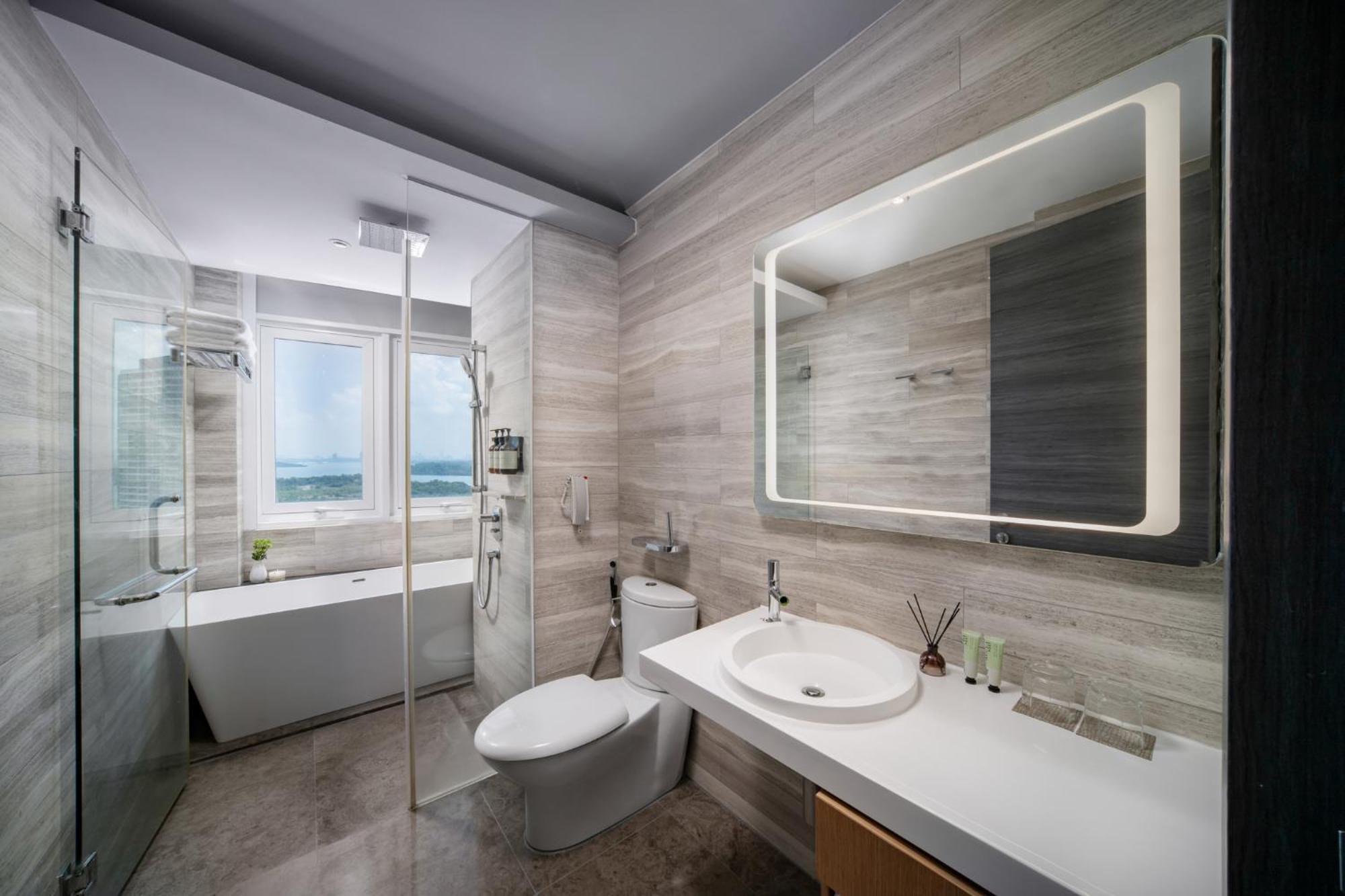 Fraser Place Puteri Harbour Nusajaya  Exterior photo Bathroom