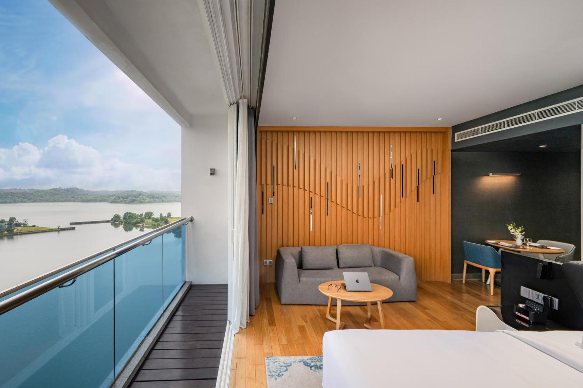 Fraser Place Puteri Harbour Nusajaya  Exterior photo A suite at the hotel